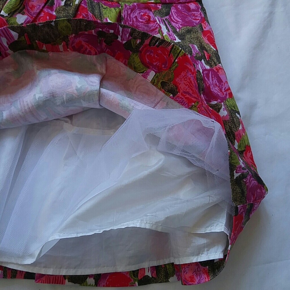 Skirt - Picture 7 of 9